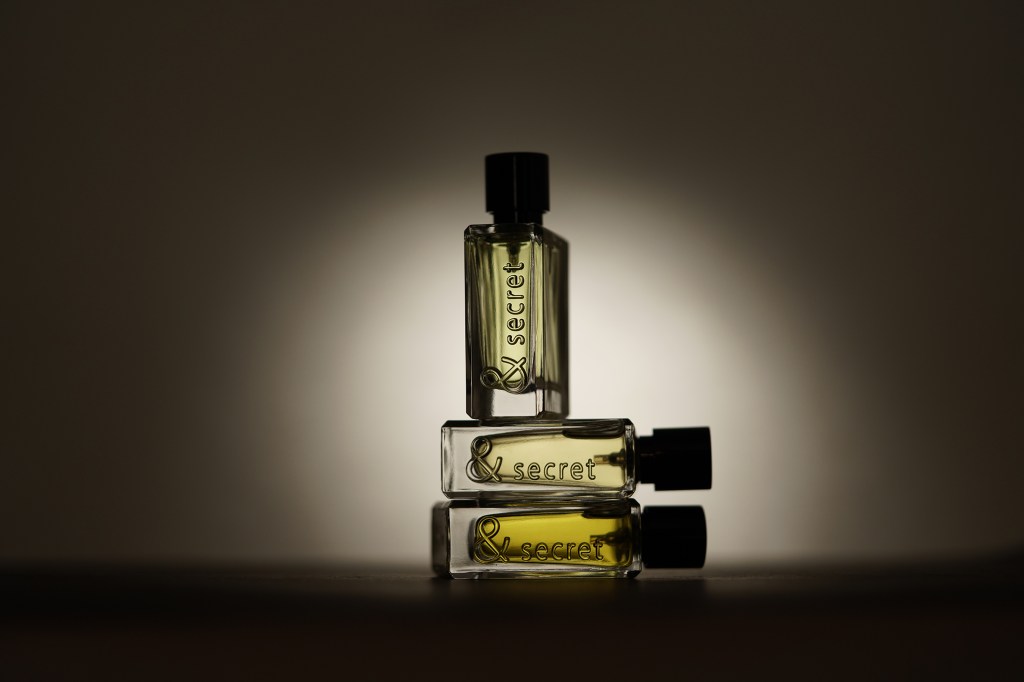 عطور اند سيكرت